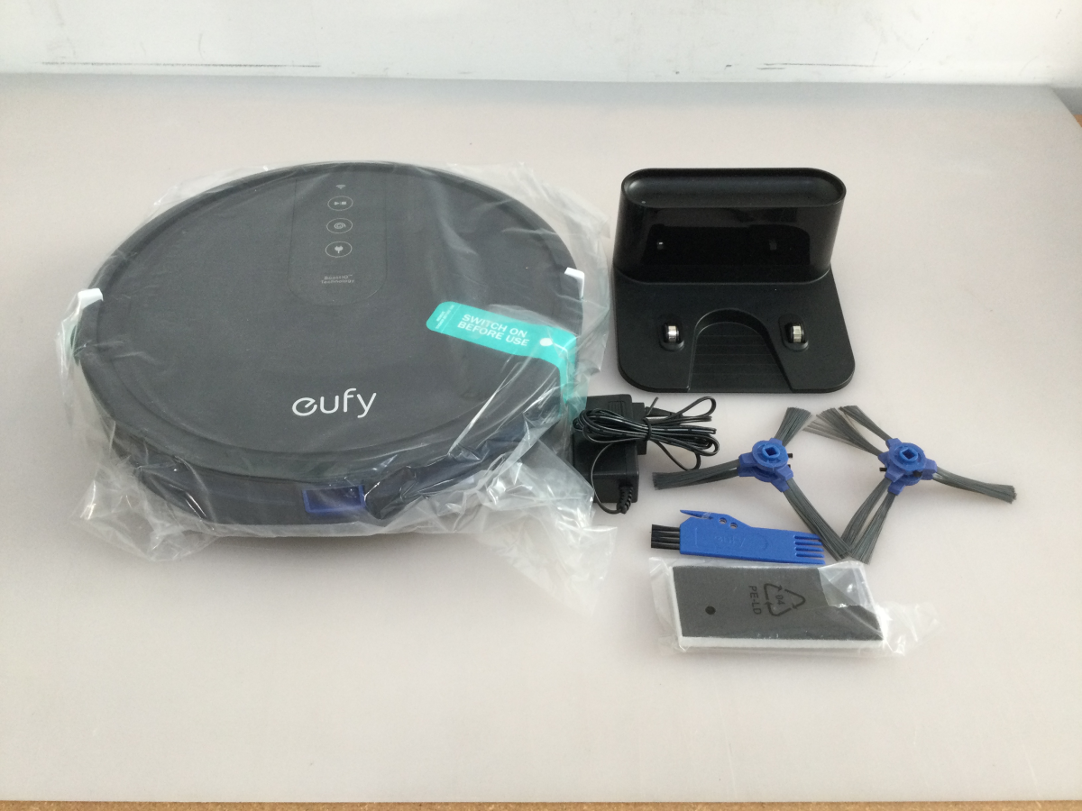 Anker Eufy RoboVac 25C Vacuum - auction